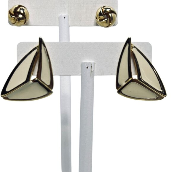 Lot Of 6 Gold Tone Pierced Earrings In Mixed Styles (5860) - Picture 5 of 9